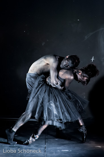 blackOUT | Tanztheater München | Progr. Heft B(R)achland/Schwarz | 28.09.2011