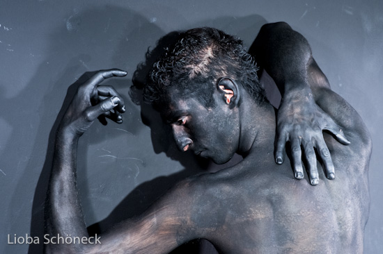 blackOUT | Tanztheater München | Progr. Heft B(R)achland/Schwarz | 28.09.2011