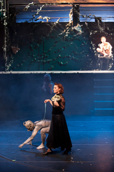 Dracula | Bayerische Theaterakademie | GP 28.01.2013