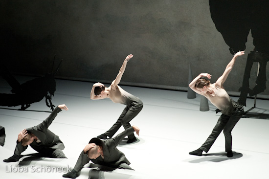 Körpersprachen III | Tanztheater München | HPII 07.07.2010