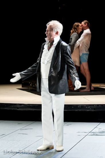 Leonce und Lena | Münchner Volkstheater | GP 30.10.2009