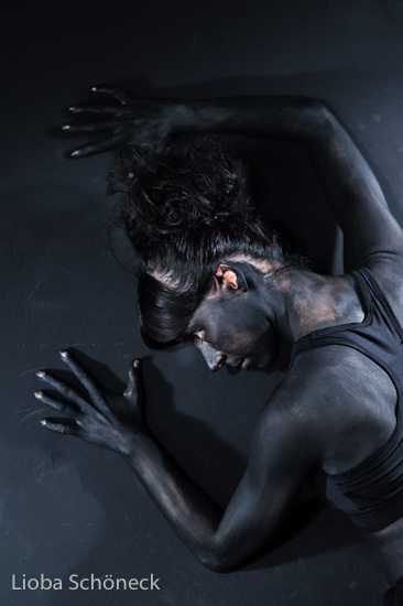 blackOUT | Tanztheater München | Progr. Heft B(R)achland/Schwarz | 28.09.2011
